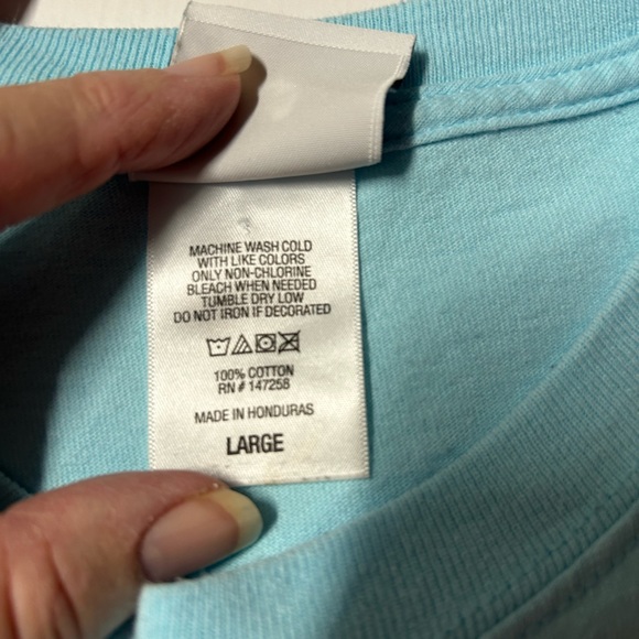 Simply southern size L long sleeve T-shirt, with scream,print on back and arm - Picture 7 of 13